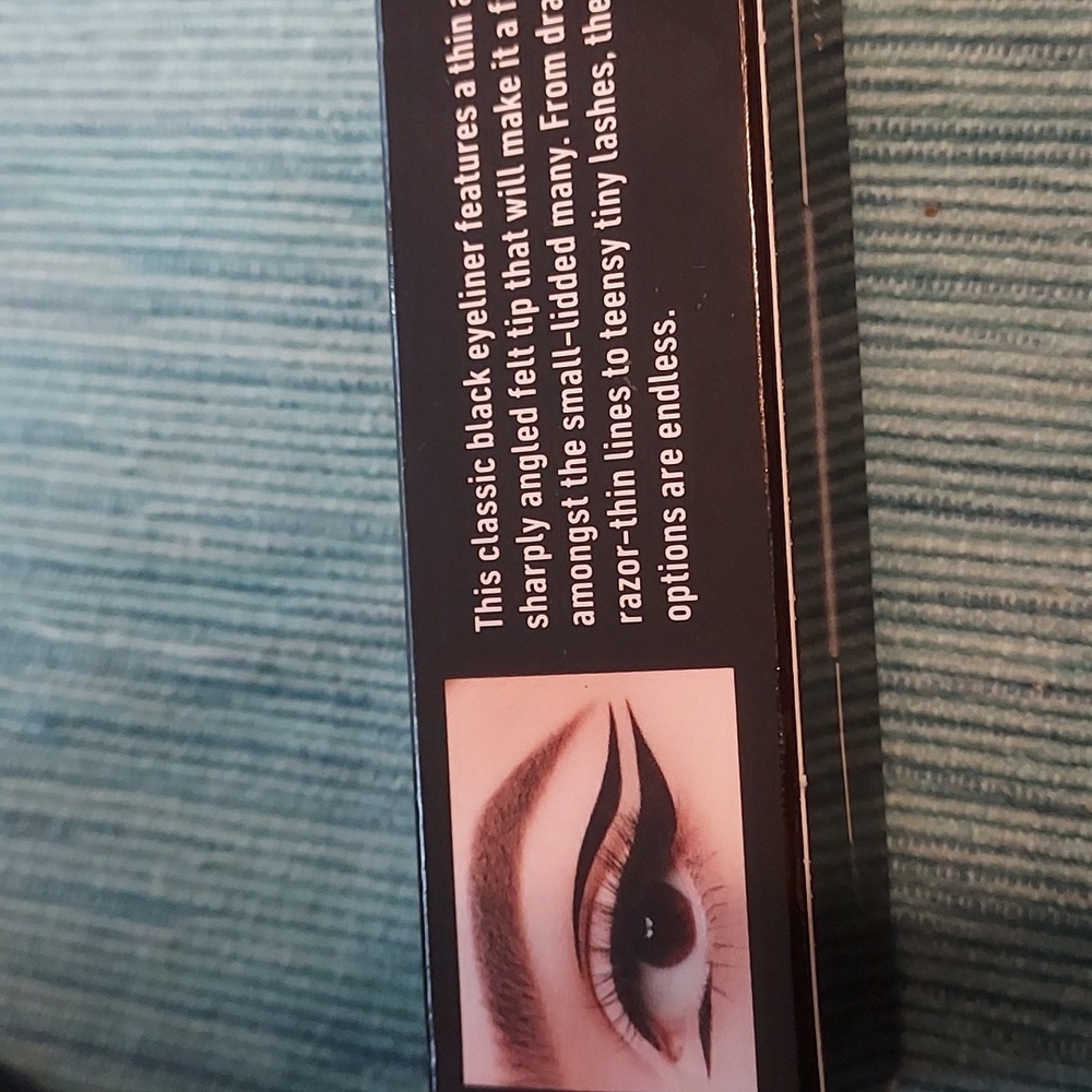 Nyx Professional Makeup That's The Point Eyeliner, A Bit Edgy pointu juste , - Picture 2 of 7